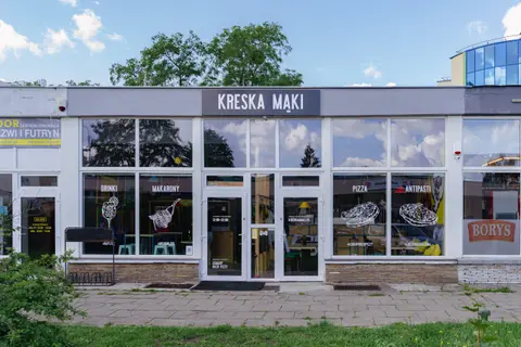 Oklejona witryna lokalu